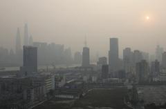 中国・北京がスモッグのせいで「口を開けて話もできない都市に」—韓国紙  