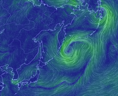 北海道東方沖：「謎の赤い輝き」の海域。現在、巨大な風の渦巻き。